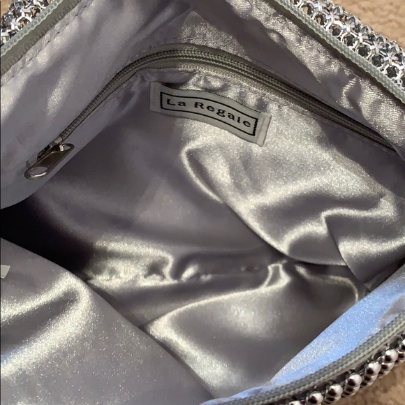 Purse - Picture 3 of 3